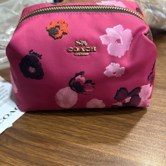 NWT Coach Pink Floral Print Halftone Small Boxy Cosmetic Case - Picture 1 of 4